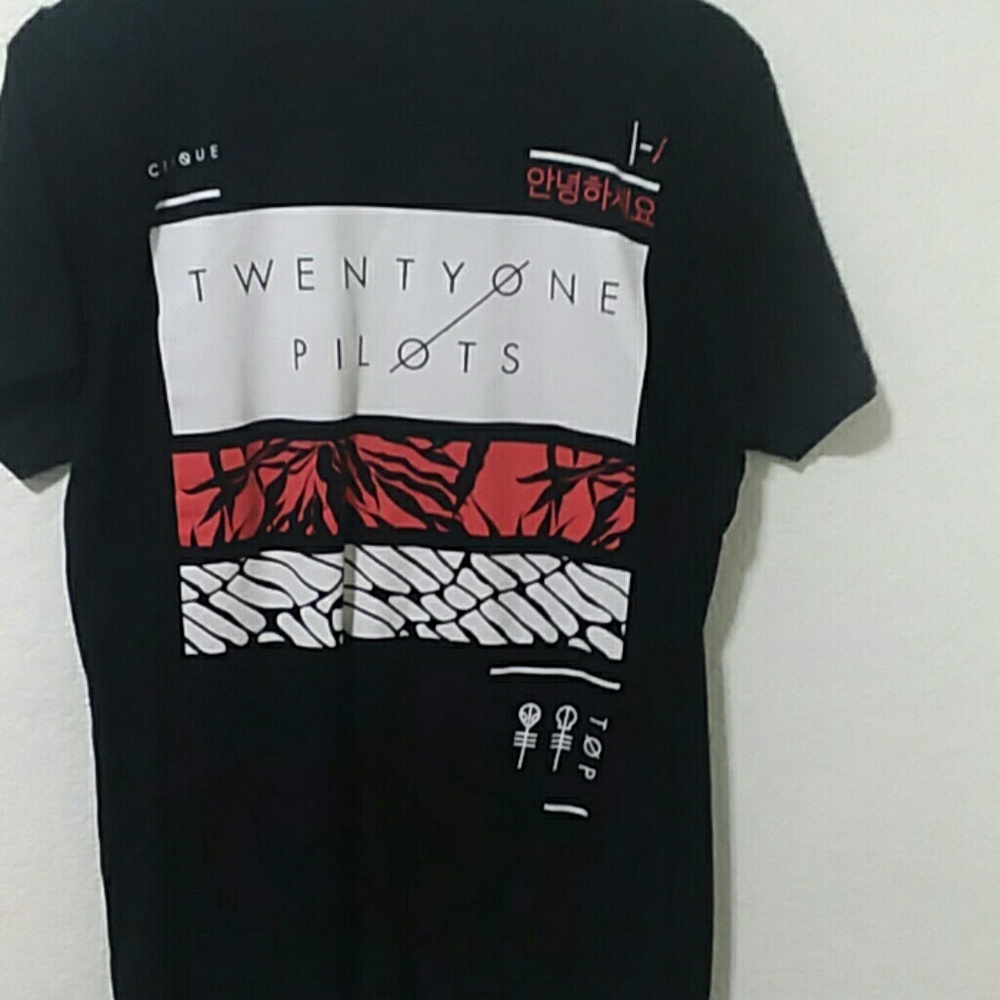 Twenty one pilot t-shirt